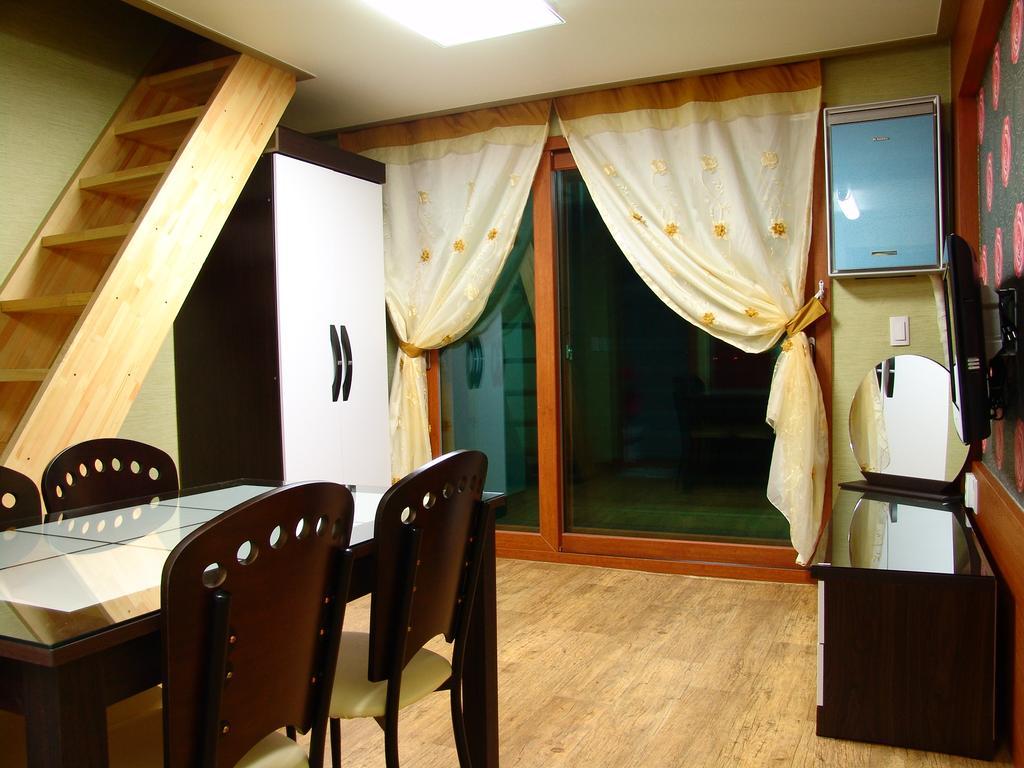 Yongdu Beach Pension Boryeong Exterior photo